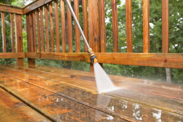 Best Deck Cleaning Services  in Bakersfield, CA